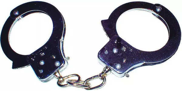 Two drug peddlers held in Bhagalpur