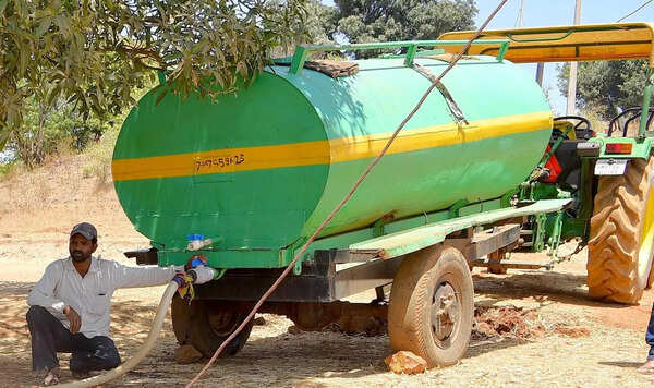 3.2 lakh residents in Nashik district face severe water shortage, 179 private tankers deployed to tide over scarcity