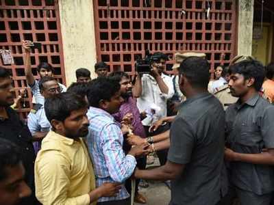 Students, parents stage protest in front of Telangana  Inter Board over result goof up