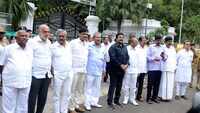 Congress-JD(S) coalition in Karnataka slips to brink after 10 Congress, 3 JD(S) MLAs quit 