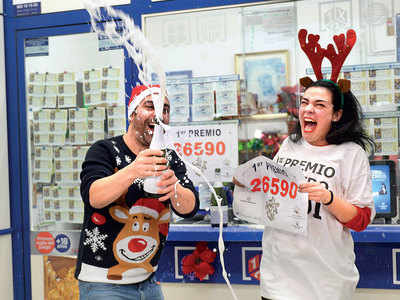 Spain dishes out $2.64 billion in bumper Christmas lottery