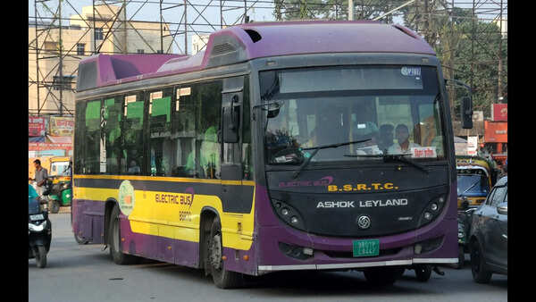 Govt plans e-vehicles for ministers, departments