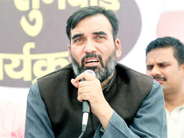 AAP government to push mobile app 'Poocho' to book taxis and autos; to compete with Ola, Uber