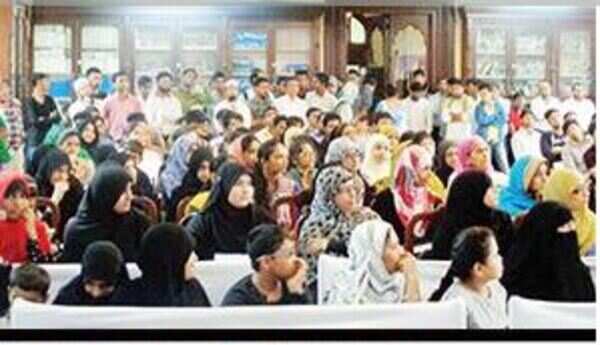 Record Muslim students chase civil service dream