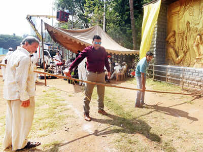 Uddhav Thackeray's Swearing-in: Only 6 to take oath as ministers; 40,000 expected to throng  Shivaji Park