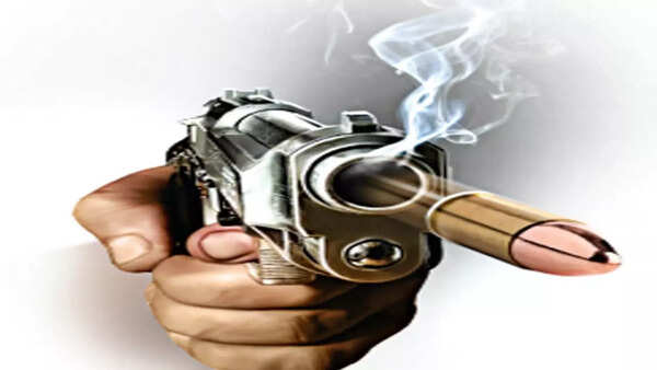 Indore: 59-yr-old cop shoots at woman colleague, kills self