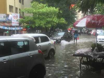 Two men die in a car after getting stuck in flooded waters at Malad subway