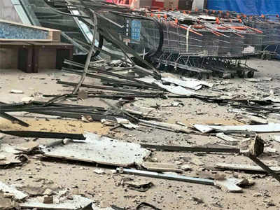 Ceiling of Raghuleela Mall in Vashi collapses