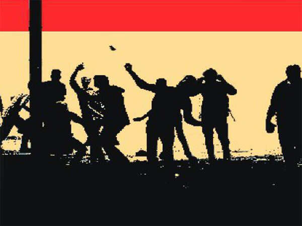 Chased by six armed men, bleeding BBMP contractor runs 1 km