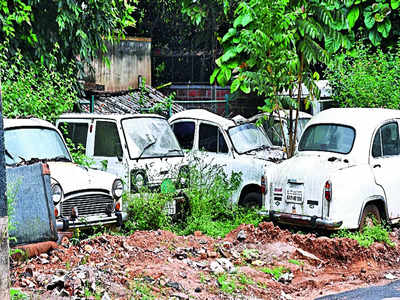 Abandoned vehicles turn roads into danger zones