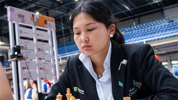 Bibisara Assaubayeva ends season-long Candidates chase