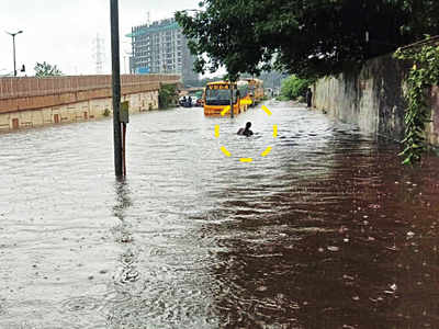 Constable rescues man stuck in open manhole