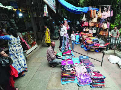 Street vendors’ plea: No eviction, give us IDs