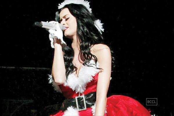Katy Perry- Destiny’s Child:<strong> </strong>Hollywood’s sexiest Santas heat things up