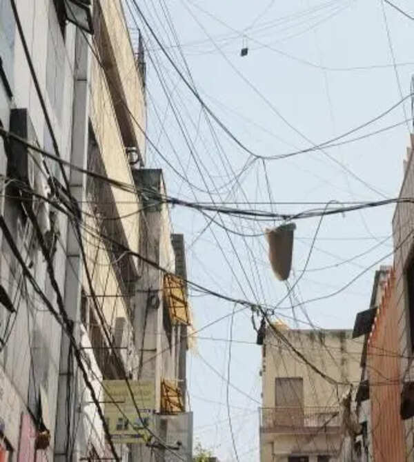 Thane boy dies of suspected electrocution; local residents protest, demand action over complaints of exposed live wires