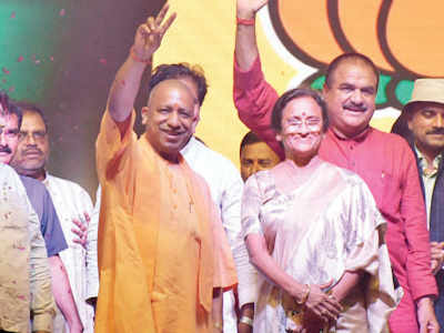 Uttar Pradesh CM Yogi Adityanath crosses swords with Shiv Sena chief Uddhav Thackeray in Mumbai rally