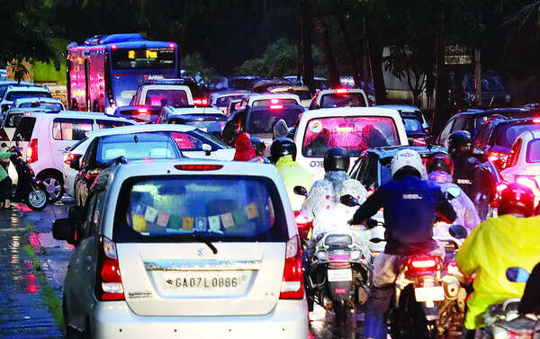 Smart City shuts 5 major roads together, CCP warns of chaos, pollution