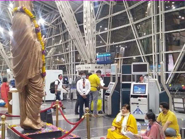 Madhya Pradesh minister Usha Thakur performs puja at airport 'to get rid of Covid-19'