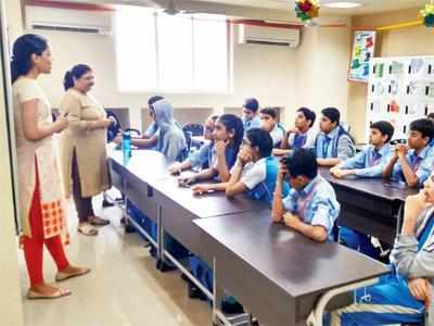 Maharashtra to set up board for non-English medium schools