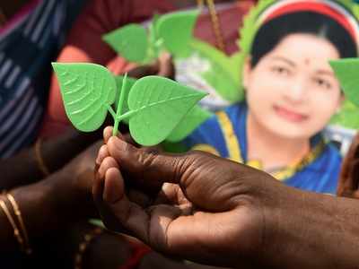 AIADMK flays AMMK for seeking DMK's support to dethrone Palaniswami government