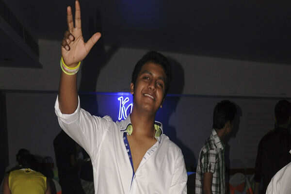 Karan Francis' b'day bash was all about music, masti and mauj at Hotel Airport Centre Point in Nagpur.