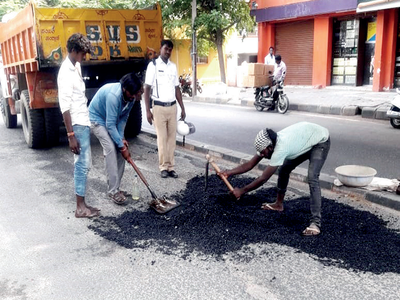 Bengaluru traffic police begin pothole fill-up task