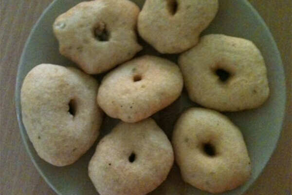 How to make medhu vadai at home