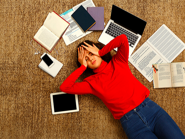 Why women are more stressed than men during the lockdown