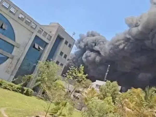 Minor fire breaks out near Gujarat University library building