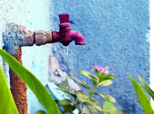 Acute water shortage hits 40 wards in Sasaram, forces many residents to relocate