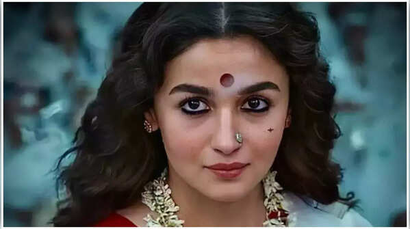'Gangubai Kathiawadi' (2022)