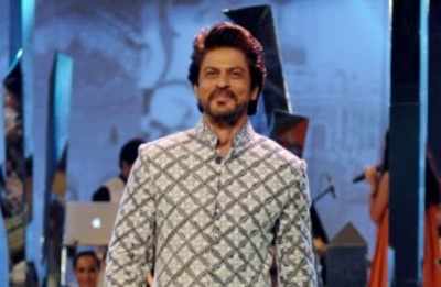 Shah Rukh Khan: Actors should pick impossible roles