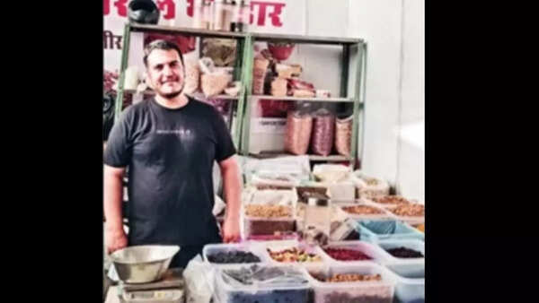 Two Afghan nationals set stall at spice fair to sell dry fruits in Jaipur