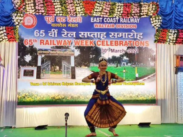Andhra Pradesh: Vizag based Waltair Railways earns Rs 7,433 crore despite Covid-19