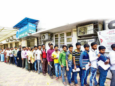 Mumbaikars queued up outside banks, only to find there was hardly any money inside