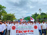 Aasu hits Dibrugarh streets against price rise, seeks CM&rsquo;s intervention