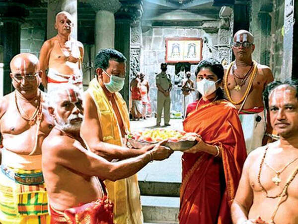 Chandanotsavam observed as per norms but sans devotees