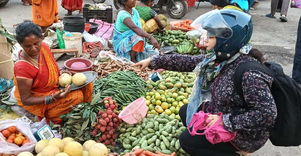 Hike in fuel prices pushes up vegetable rates in city markets