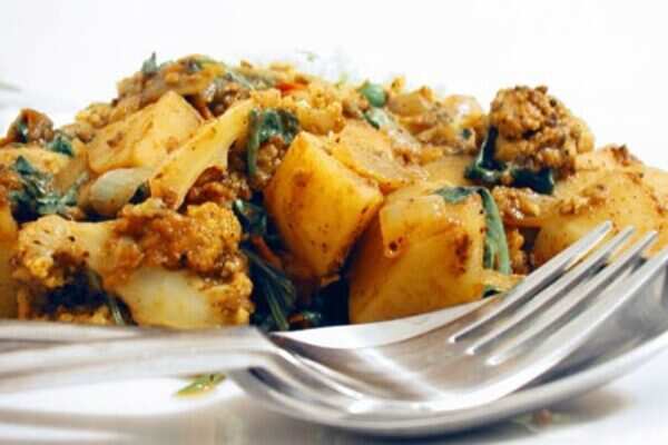 Recipe: South-Indian style potato with curry leaf