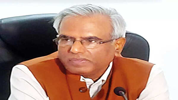Acute shortage of admin staff at Rajendra Institute of Medical Sciences in Ranchi: Survey