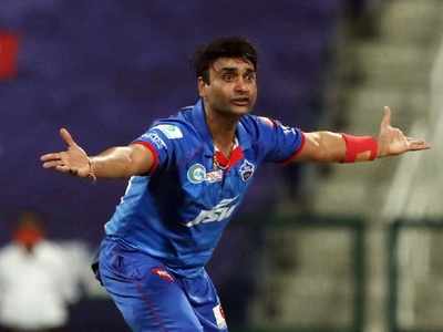 IPL 2020: Delhi Capitals' spinner Amit Mishra doubtful to play against RCB due to finger injury