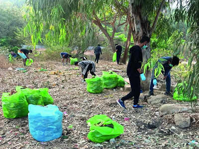 100 bags of waste collected from just one lake in city