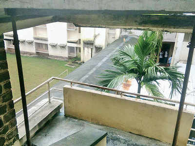 IIT hostel crumbling, students vacated