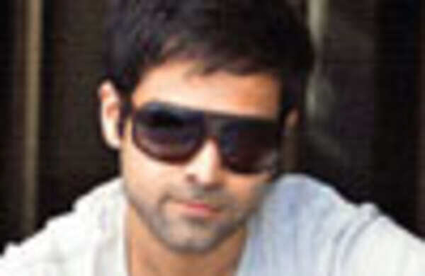 Emraan Hashmi will do as Bhatts say