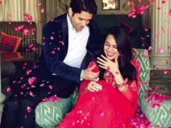 2015 IAS topper Tina Dabi weds runner-up in J&K