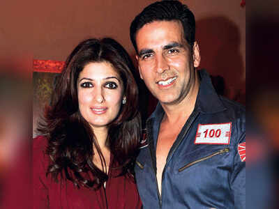 Akshay Kumar follows up on wife Twinkle Khanna's tweet with bio toilets at Juhu beach