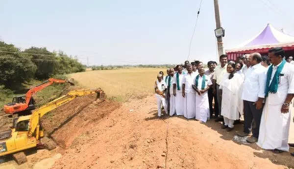 Early desilting work begins across Cauvery delta