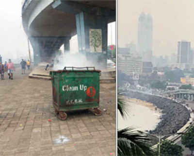 Flouting rules, BMC workers burning waste on Marine Drive
