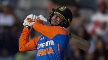 India Triumphs in First T20 Clash Against England in Kolkata