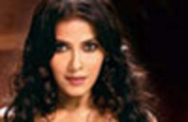 Nandana's beau to Rang Rasiya's rescue